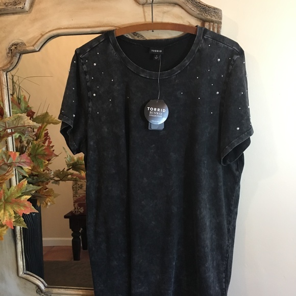 torrid Tops - Torrid Runway collection top in charcoal; NWT